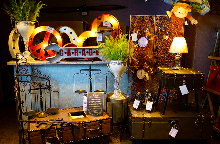 那須高原】わくわくに溢れたアンティーク家具と雑貨アウトレットのお店