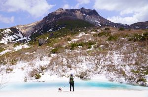 【那須高原】那須岳登山。神秘的な雪解けのひょうたん池へ。