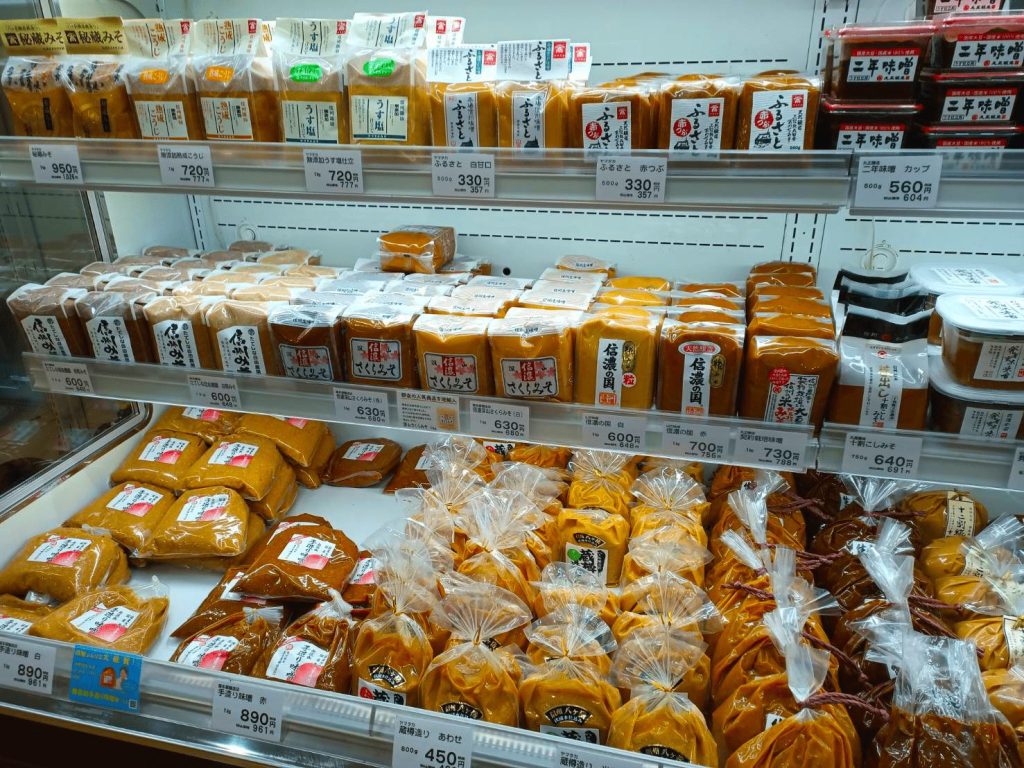 たてしな自由農園の味噌