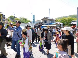 可愛い稚児行列　上田市