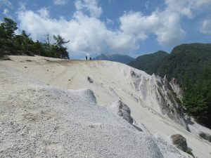 気軽に登れる山！‘天空のビーチ’は人気の日向山！