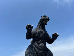【神奈川県 横須賀市】ゴジラに会いに　くりはま花の国へ行ってきた
