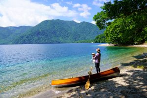 【奥日光】標高1,300ｍに広がる砂浜へ、中禅寺湖で夏のカヌーツーリング