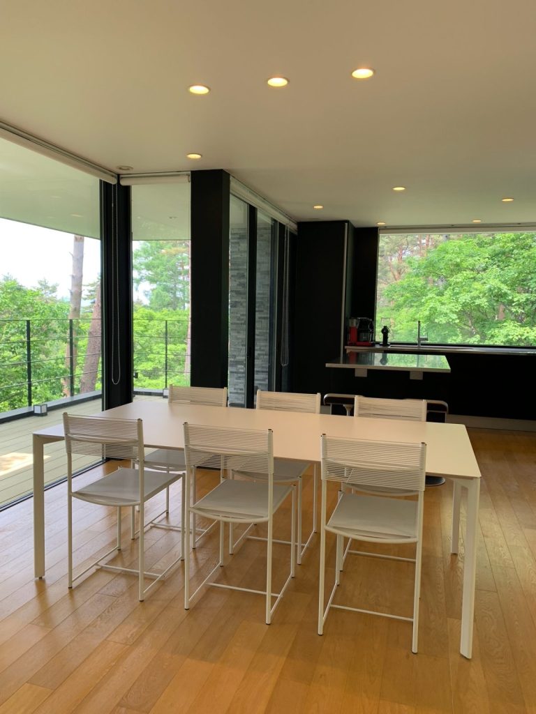 Dining Table & Kitchen