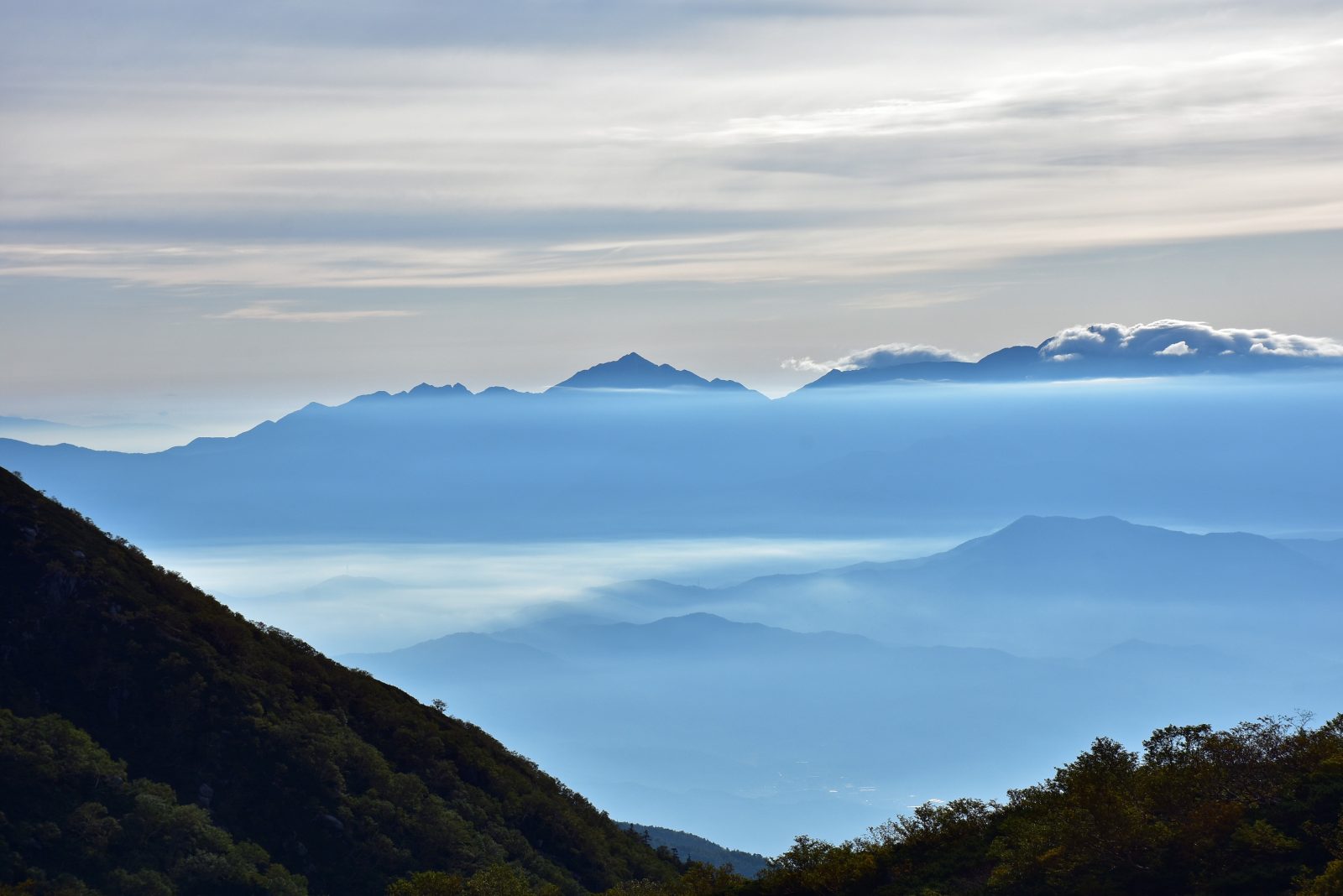 長野県駒ケ根市 駒ヶ根高原 千畳敷カール 雲海