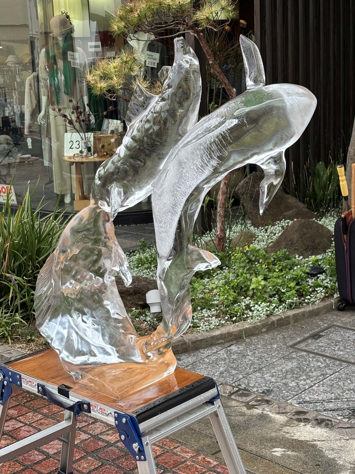 小田原ちょうちん祭り、氷の彫刻技術コンクールが夏の終わりを告げ秋の