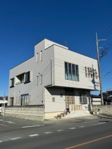 埼玉県神川町の高品質中古住宅をご紹介！無垢材×大理石×白タイルの上質な邸宅