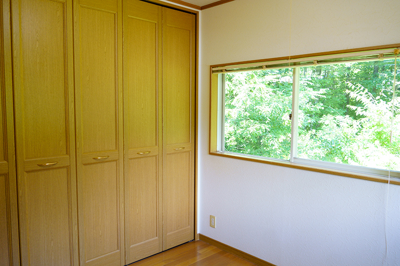 2階の約4.5畳の洋室