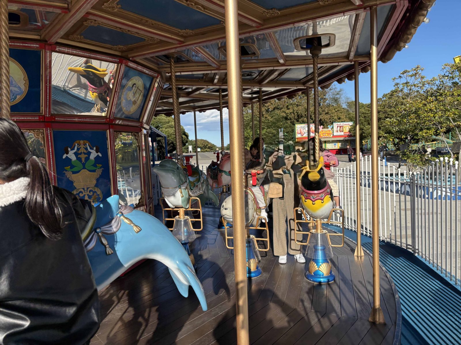 定番のメリーゴーランド