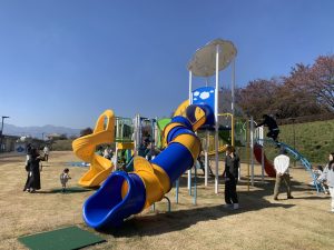 【北杜市】市内初！大型遊具で遊べるほくともりっ子パークが誕生！