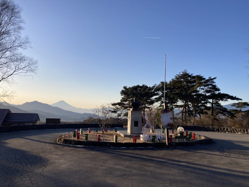 清泉寮本館前広場