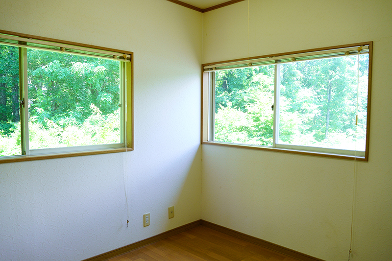 2階の約4.5畳の洋室