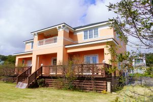 【那須高原】東急那須リゾート別荘地「The Hills」。メイン通りの高台に佇む、開放感あふれる上質な邸宅をご紹介