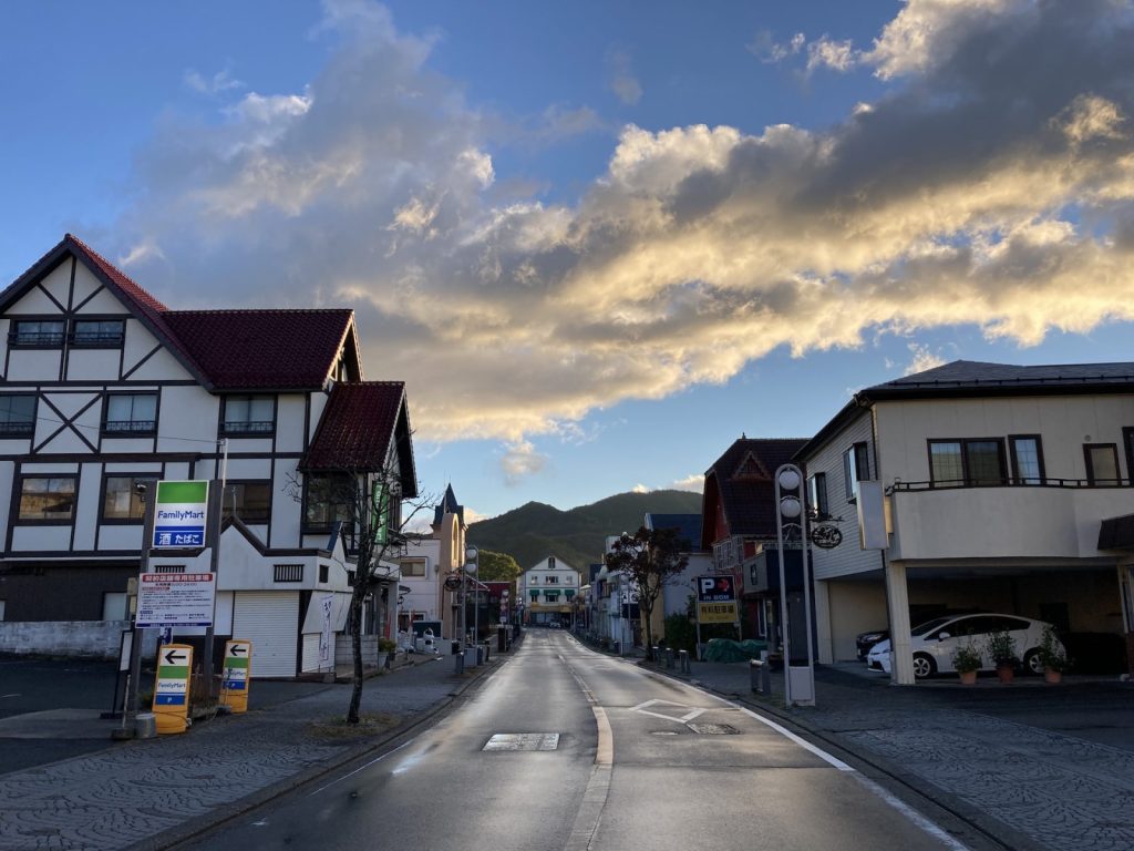 北杜市高根町清里駅前通り
