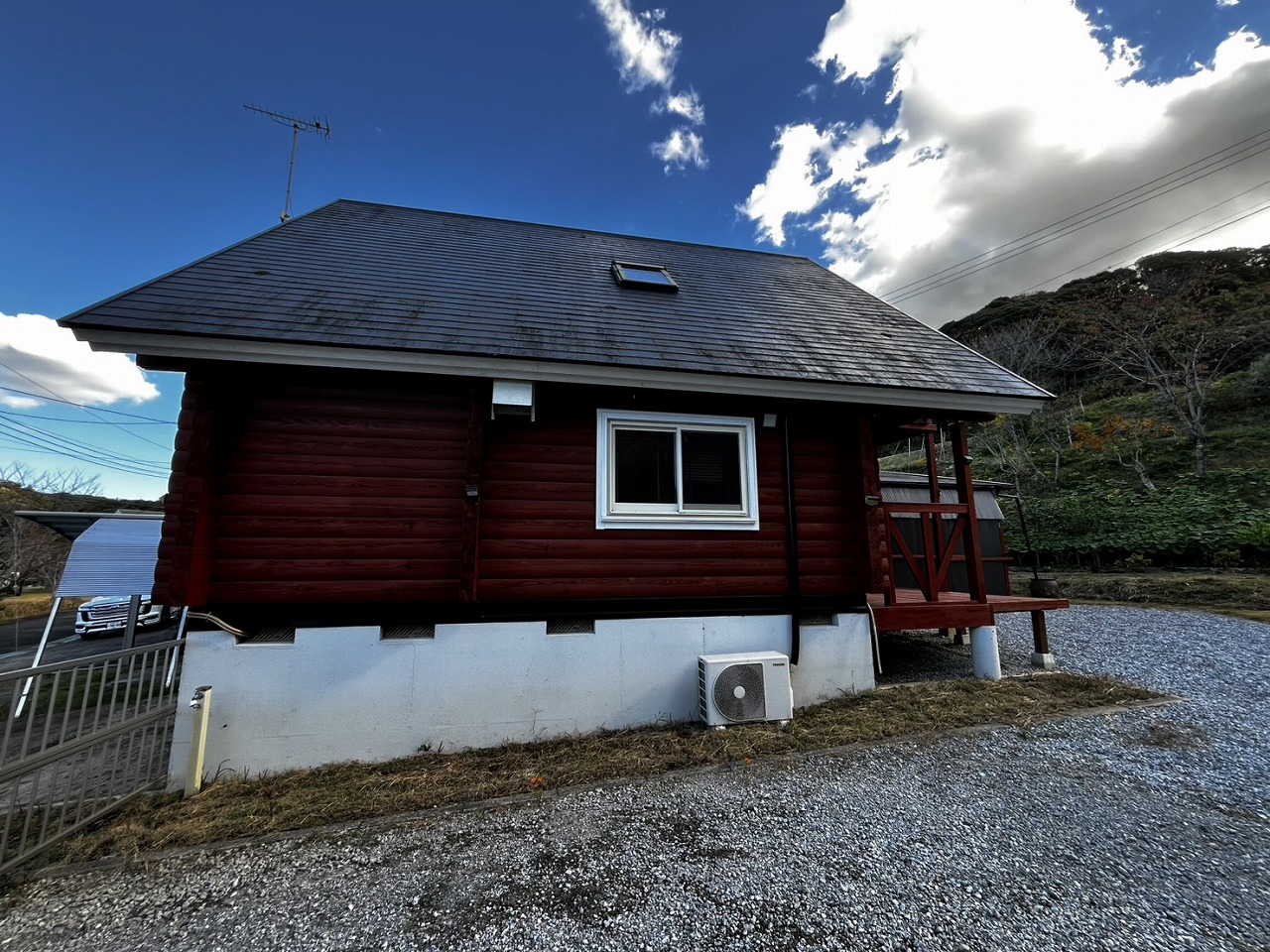 赤いログハウス