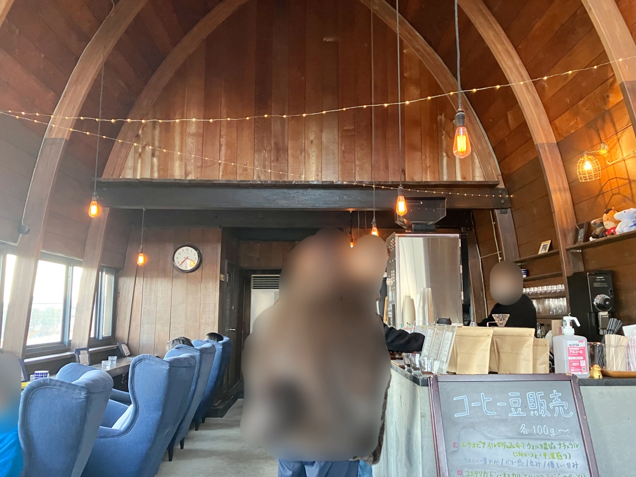 チルアウトスタイルコーヒーの店内