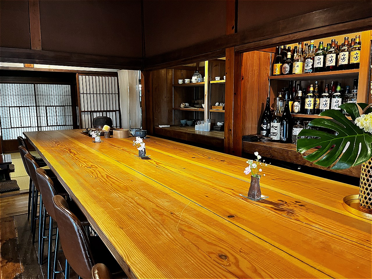 大きなカウンターテーブル