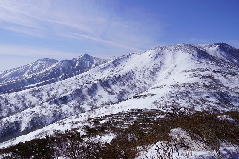 那須連山の大パノラマが広がる赤面山山頂