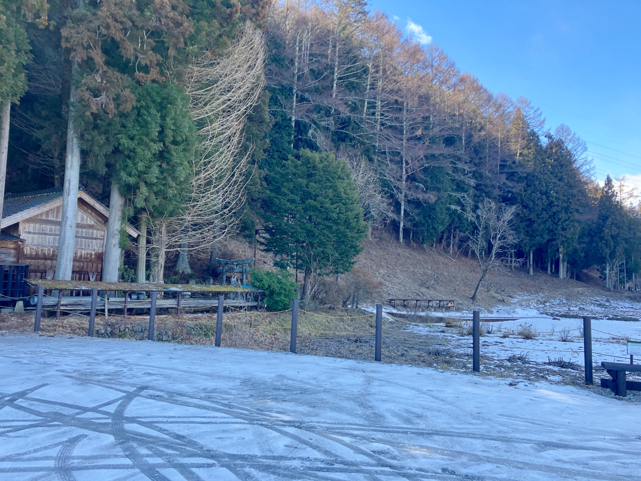 上海渡カタクリ群生地の駐車場