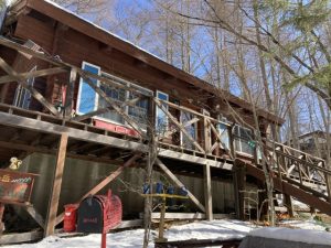 八ヶ岳山麓の静かで清涼な空気の流れるアットホームなログハウス