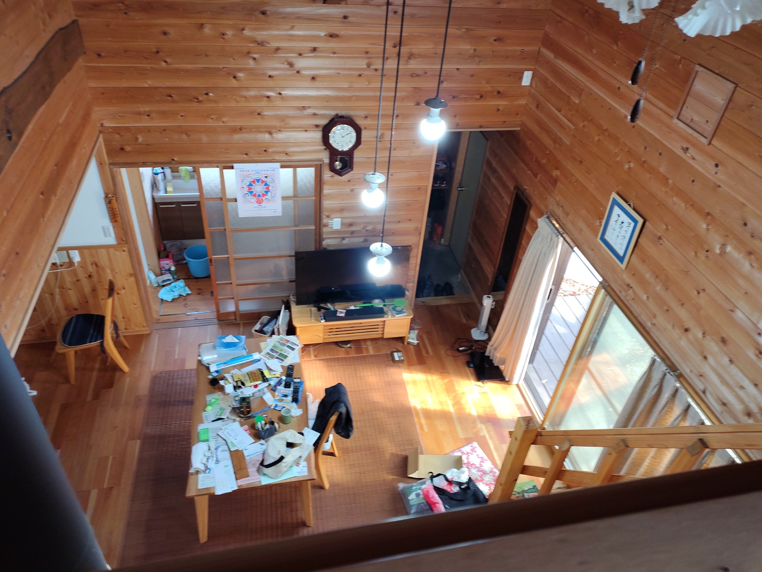 2階から1階を望む