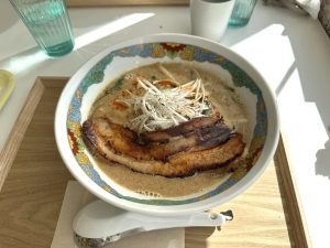 【北杜市】ラーメン派もバーガー派も満足できる二刀流!「BAOBAO」が白州にオープン!