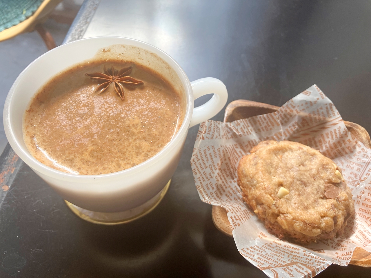 スパイスチャイとクッキー